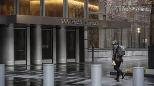Inversiones en renta fija contrarrestan trimestre sombrío de Goldman Sachs