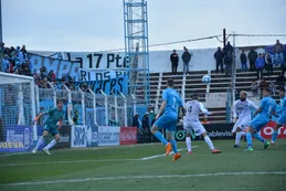 Despedida en el debut de Berti