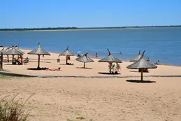 Lonely Planet eligió a la playa Arazaty de Corrientes entre las 7 mejores de Argentina