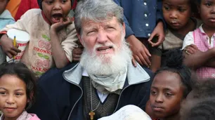 Quién es Pedro Opeka, el cura argentino nominado a Nobel de la Paz: "El albañil de Dios"