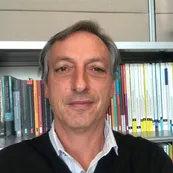 Quién era el economista que fue encontrado muerto en su departamento de Palermo