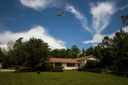 Un helado marca un hito en entrega por drones en EE.UU.