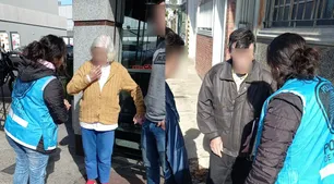 Jubilados enamorados y en fuga: robaron las llaves del geriátrico, escaparon y dejaron a todos encerrados