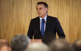 Jair Bolsonaro da marcha atrás tras criticar a políticos regionales