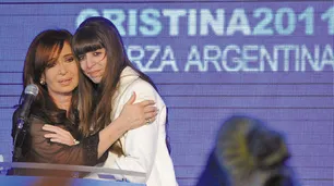 Cristina Kirchner viaja a Cuba: suspende la campaña y faltará al juicio por Vialidad