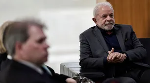 Lula da Silva echó a 43 militares de la residencia presidencial
