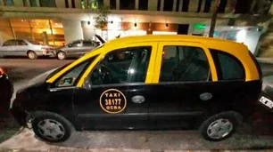 Taxista violento trompeó a un hombre que no quiso pagarle $5.000 luego de ver a Coldplay