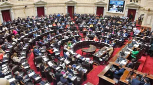 El oficialismo quiere instalar la suspensión de las PASO, pero sin garantías de éxito
