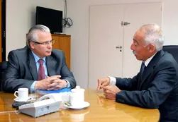 La UIF prepara una estrategia por Papel Prensa de la mano de Garzón