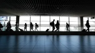 De agentes de viajes a políticos: crece el malestar por prohibir la financiación de pasajes al exterior en cuotas