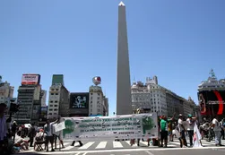 Cresta Roja | Trabajadores llevan casi 6 horas de corte en la 9 de Julio