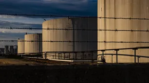 Se dispara el precio del crudo por el cierre del mayor campo petrolero en Libia