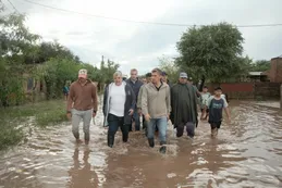 Zdero recorrió Castelli y despliegan un operativo en distintas ciudades por las inundaciones
