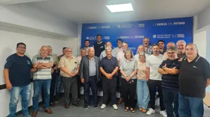 Se reunieron más de 25 gremios y se declararon en estado de alerta y unidad para enfrentar la reforma laboral de Milei