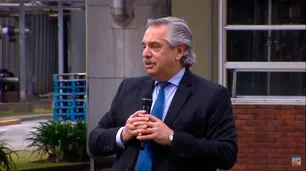 Alberto Fernández recorre fábricas en Santa Fe y cierra un acto de la UIA en Quilmes