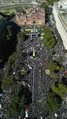 “Somos el país del Nunca Más y el pañuelo blanco”: una multitud colmó Plaza de Mayo a 50 años del Golpe