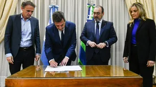 El Gobierno aprobó contratos de financiamiento por US$ 665 millones