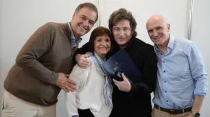 Javier Milei respaldó a Patricia Bullrich y prometió "meter presos" a "los que andan con trapos en la cara"