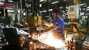 Las falencias del sistema productivo y laboral generaron que “la economía argentina se transforme en una usina de precariedad”