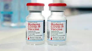 Aumentan pedidos de vacunas contra el Covid de Moderna para 2022