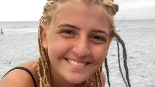 Regresa al país la joven internada en Punta Cana