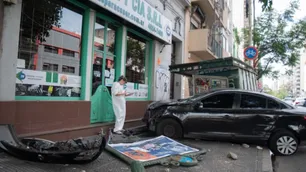 Video: manejaba alcoholizado, se incrustó en un puesto de diarios y atropelló a un peatón