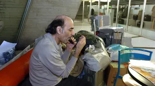 Murió en el aeropuerto el hombre que inspiró la película "La terminal", de Tom Hanks