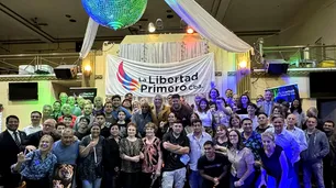 Córdoba en off: Jubilados “libertarios” respaldan la gestión de Milei y organizaron una colecta solidaria