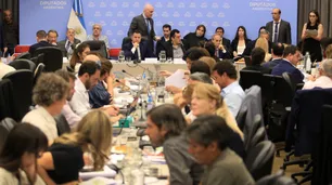 Diputados: presiones y aprietes frente a la Ley Ómnibus mientras Javier Milei deja correr el DNU