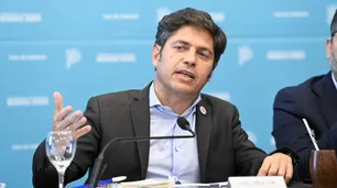 Después de decir que Milei quería "fundir" a la provincia, Axel Kicillof prorrogó el Presupuesto bonaerense