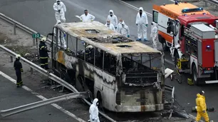 Bulgaria: un autobús se prendió fuego y murieron al menos 46 personas