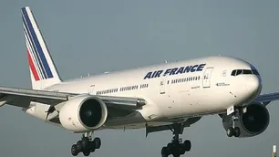 Pasajero esquizofrénico amenazó con detonar una bomba en un vuelo de Air France en Ezeiza