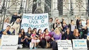 Créditos UVA: para los deudores, la indexación salarial que anunció Macri es una estafa