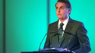 Bolsonaro dice que le gustaría ver un real brasileño más fuerte