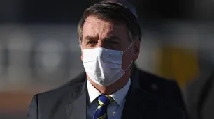 Antes de dar positivo, Bolsonaro se reunió con el embajador de Estados Unidos y sus ministros