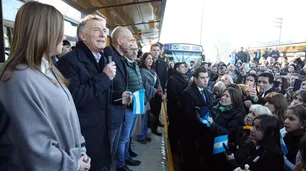 De campaña, Mauricio Macri inauguró el Metrobus de la Ruta 8 en San Martín
