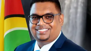 El presidente de Guyana insta a una explotación “inmediata” de recursos de gas