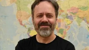 Julio Burdman, politólogo: "Los que hoy la pasan peor son los que más bancan a Milei"