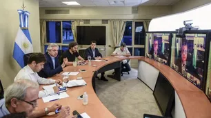 La cuarentena sigue hasta mayo, focalizada por provincia y con más actividades