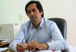 Quién es el juez que cuestiona el Gobierno por ceder ante los mapuches
