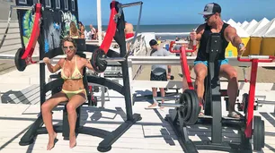 Yoga con perros, running vía chat y gym en la playa para entrenar sin excusas