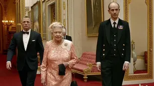 "Tall Paul", el fiel amigo y mayordomo que guarda todos los secretos de Isabel II