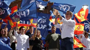 Feijóo reunió a miles de personas en Madrid y prometió "luchar contra el chantaje" de los catalanes