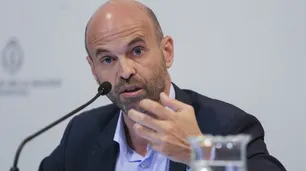 Para Dietrich, el diálogo entre el piloto y la torre de control fue una "conversación inapropiada"