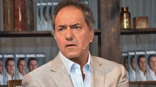 Daniel Scioli presentó su libro y evitó hablar de la denuncia de Gisela Berger