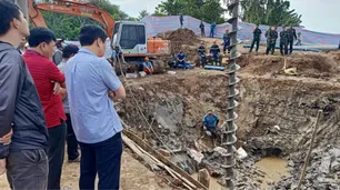 Vietnam: un nene de 10 años lleva 5 días atrapado en un pozo de 35 metros de profundidad