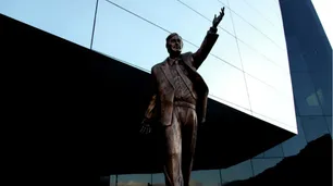 Retirarán la estatua de Néstor Kirchner de la Unasur para evitar “apología del delito"