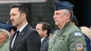 Quién es Fernando Mengo el jefe saliente de la Fuerza Aérea al que apodan "Alberto Fernández"