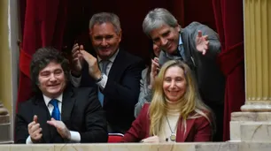 El pararrayos de Milei, entre la paranoia de la conspiración y el delito