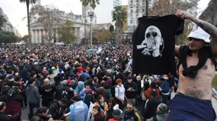 Disturbios en la Misa Ricotera: intervino la policia en Plaza de Mayo